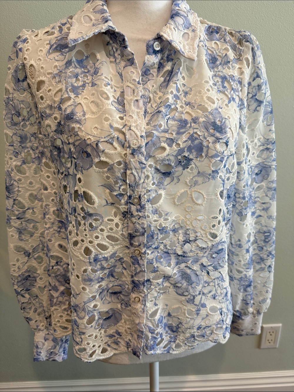 Women’s Floral Eyelet Button-Down Shirt - Blue/White oversized ptp 22